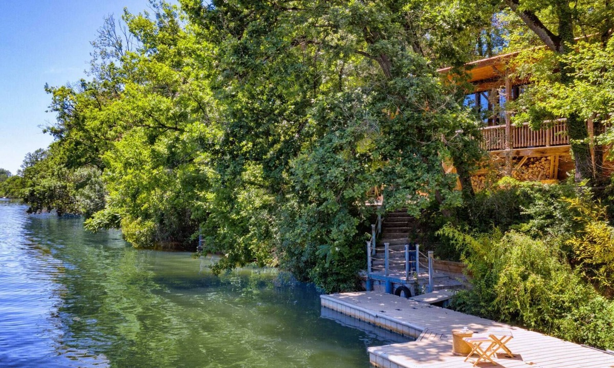 Castelnau-de-Levis Ski Chalet | Le Chalet du Carla - SPA - Riverfront