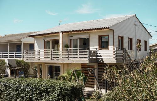 Gruissan Plage Ski Chalet | Le Chalet du Papa