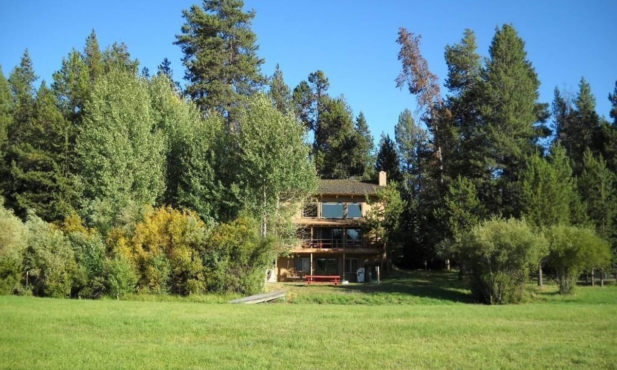 La Pine House | Le Chalet on the River