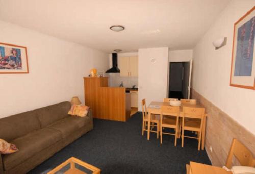 Eaux-Bonnes Apartment | LE CHALET - Piscine 17 - 2 Pièces pour 6 Personnes MAE-8864
