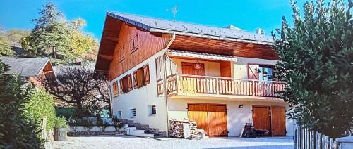 Saint-Alban-Leysse Ski Chalet | Le Chalet Savoyard
