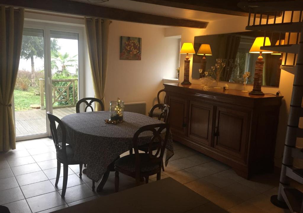 Saint-Pereuse House | Le champ de la grange