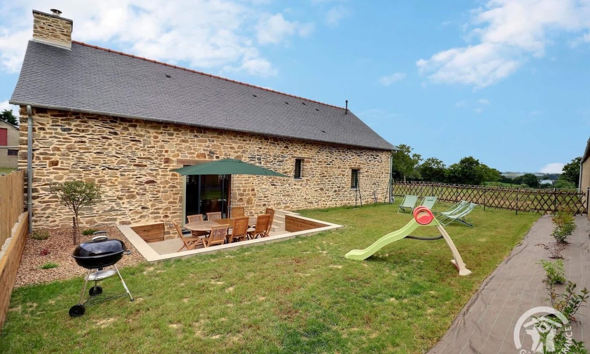 Poce-les-Bois House | Le Champ Rosé - POCE LES BOIS