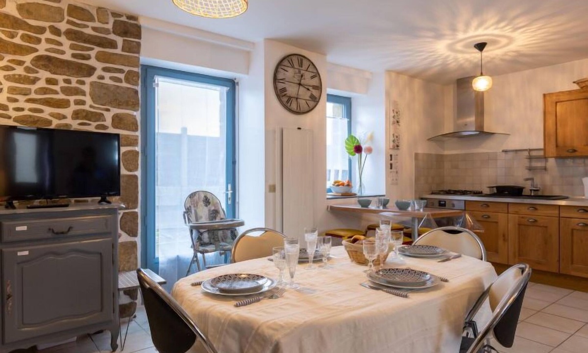 Saint-Coulomb House | Le champin by Interhome