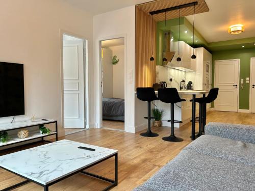 Quartier Beauregard-Boufflers-Buthegnemont-Boudonville Apartment | Le Chardon- appartement 2chambres- avec stationnement
