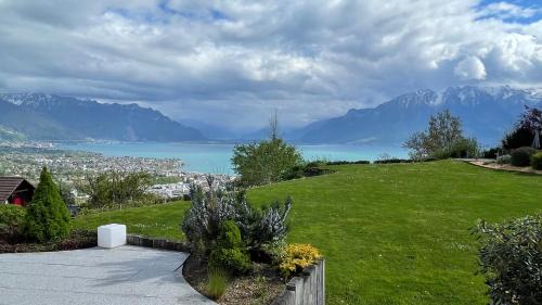 Chardonne Apartment | Le Chardonne - Designer's home with a stunning lake and mountain view