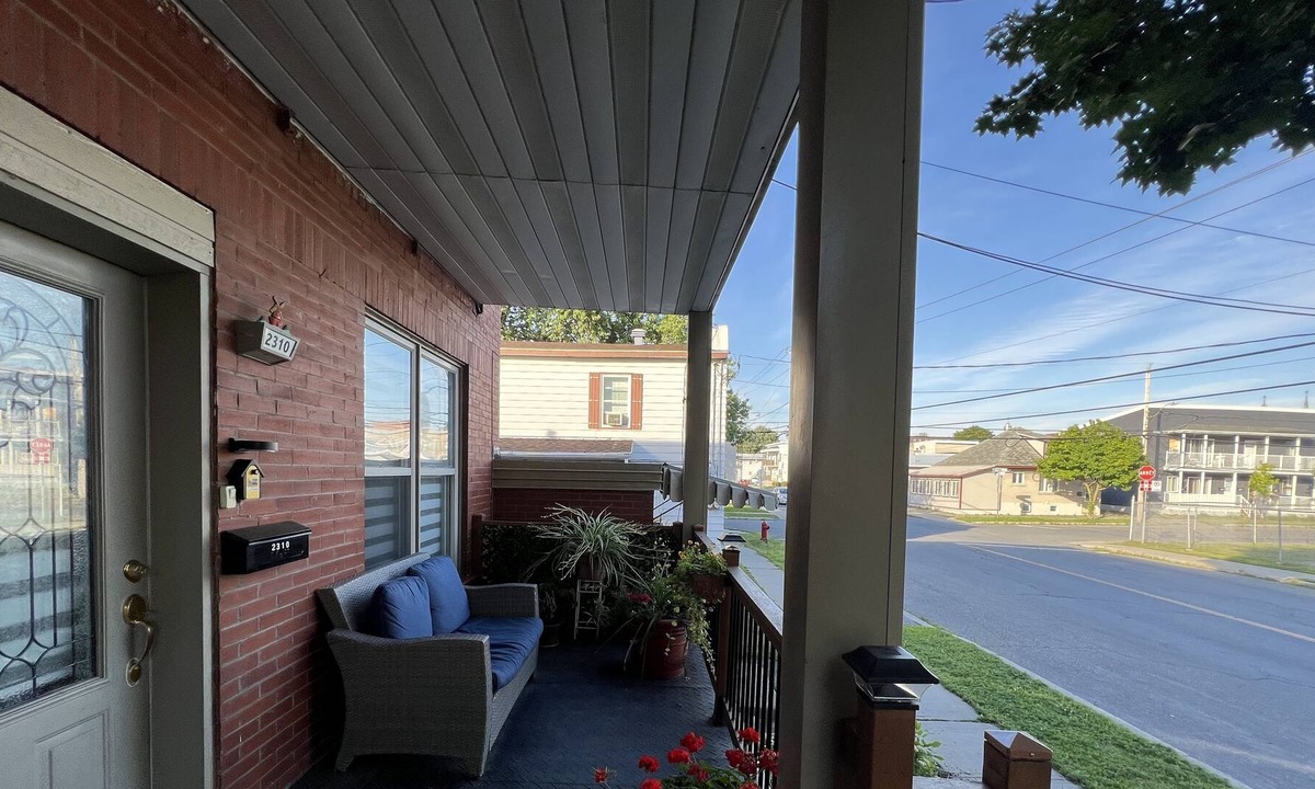 Saint Hyacinthe Apartment | Le Charmant