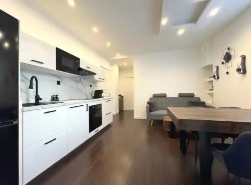 Quartier Exposition-Bajatiere Apartment | Le Charmant Grenoble