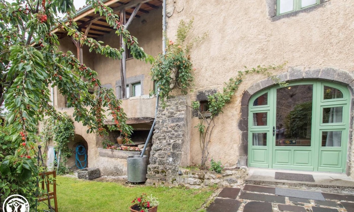 Teilhede House | Le Chat Bleu - Teilhede