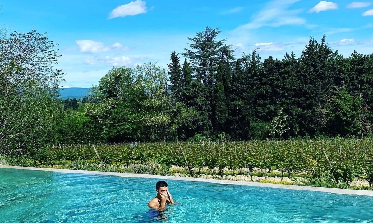 Carpentras House | Le Chateau des Cinq Cantons