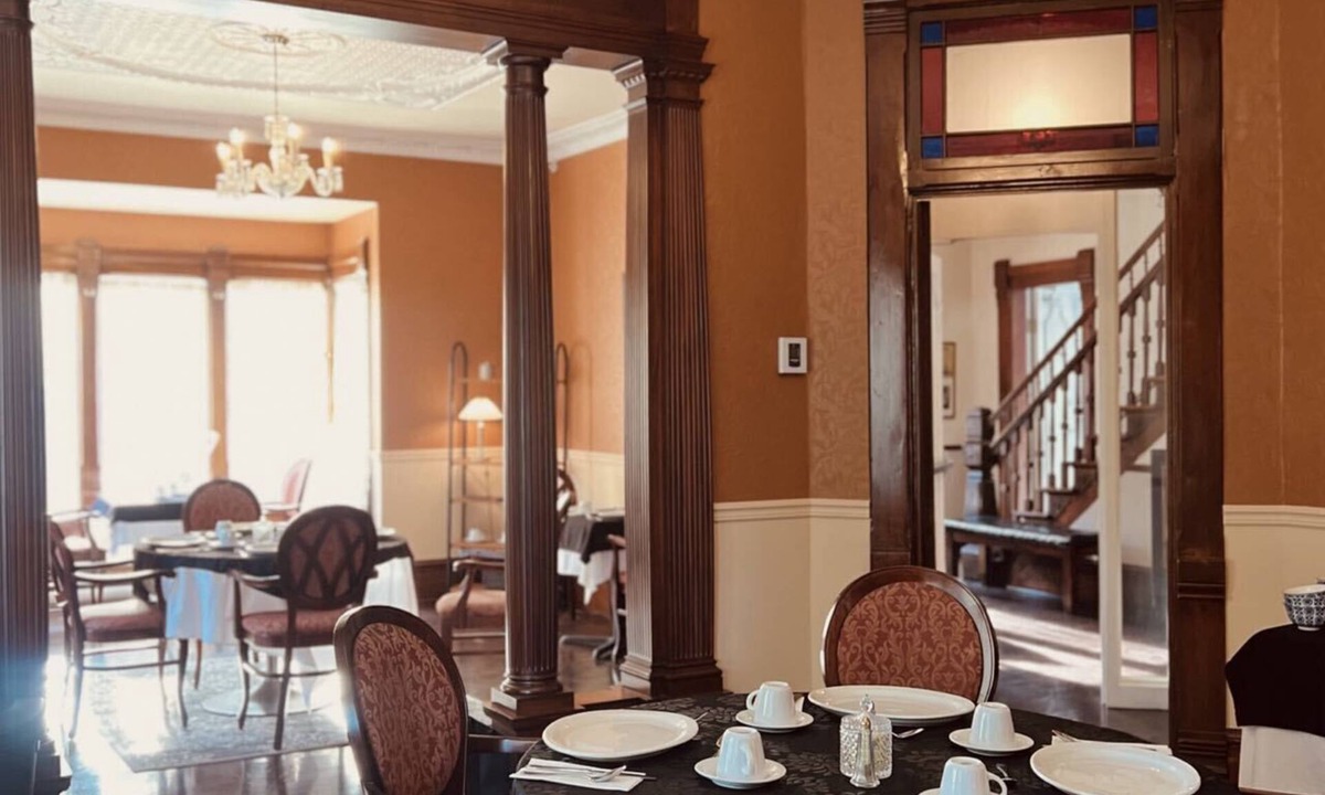 Magog Hotel | Le Chateau du Lac