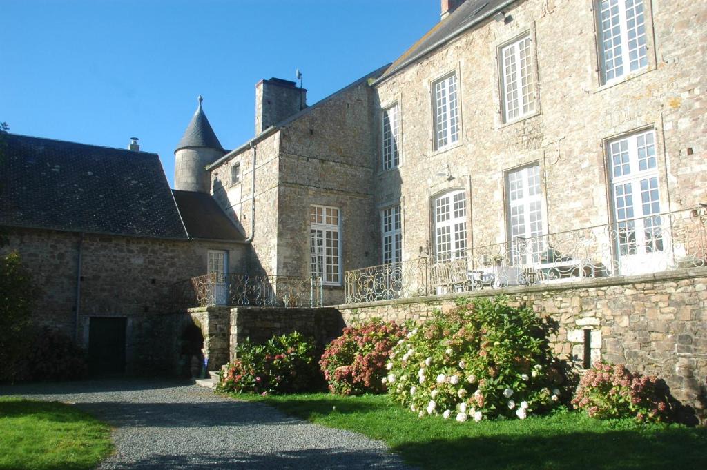 Saint-Patrice-de-Claids Bed & Breakfast | Le Chateau de Claids