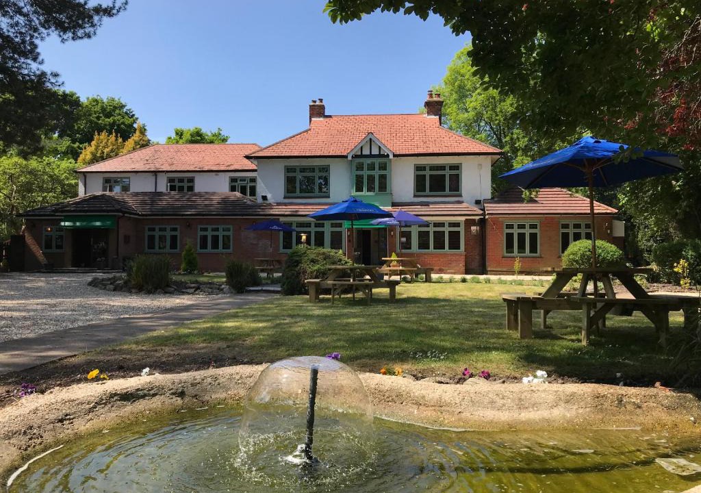 New Forest District Bed & Breakfast | Le Chateau