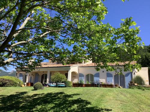 Serres Bed & Breakfast | Le Cheval Blanc