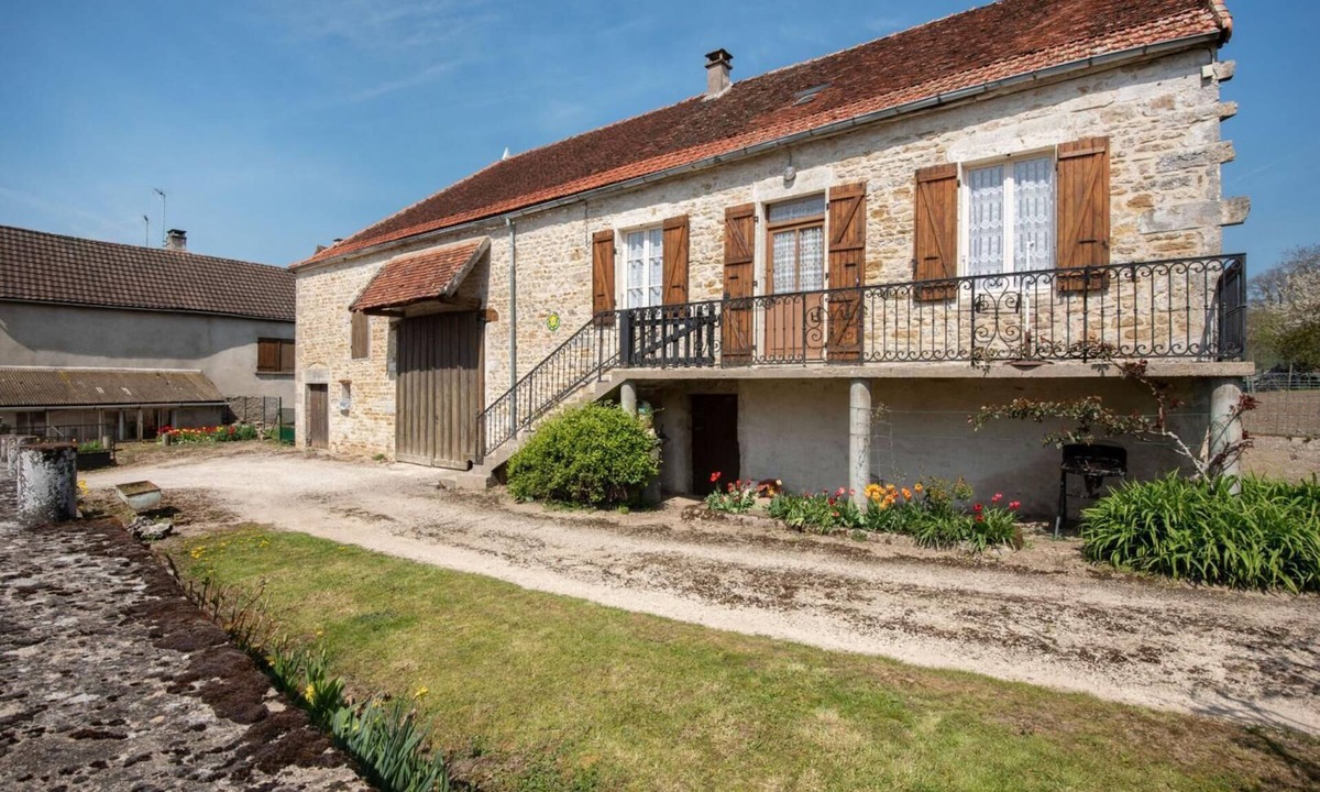 Saint-Sernin-du-Plain House | Le Chevalier - Saint-sernin-du-plain