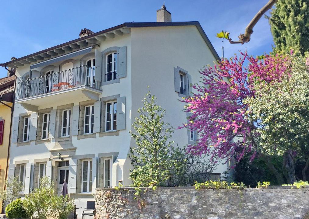 Perroy Apartment | Le Cinquante Quatre