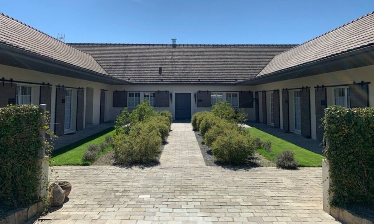 Saint-Martin-en-Biere House | Le Clos 24