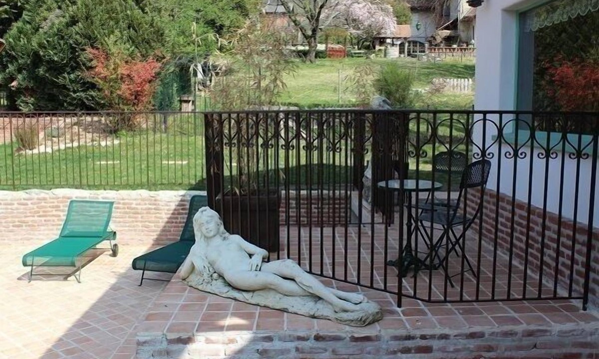 Brison-Saint-Innocent House | LE CLOS DES BURGONDES