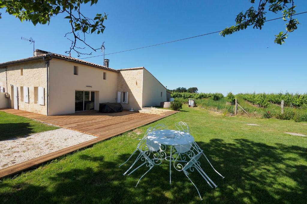 Verac House | Le Clos de la Chataignère