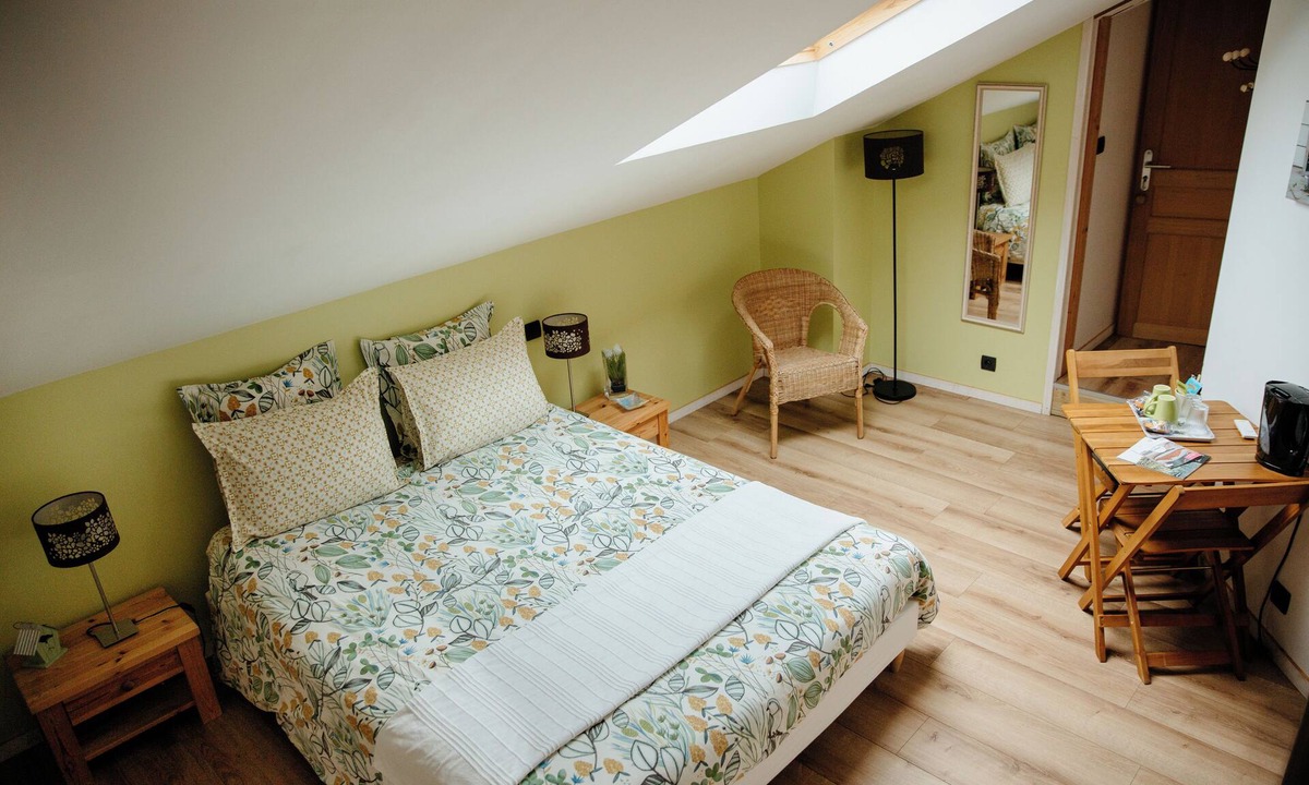 Goven House | Le Clos de la Roche is located 19 kms south-west of Rennes, Chambre Champêtre