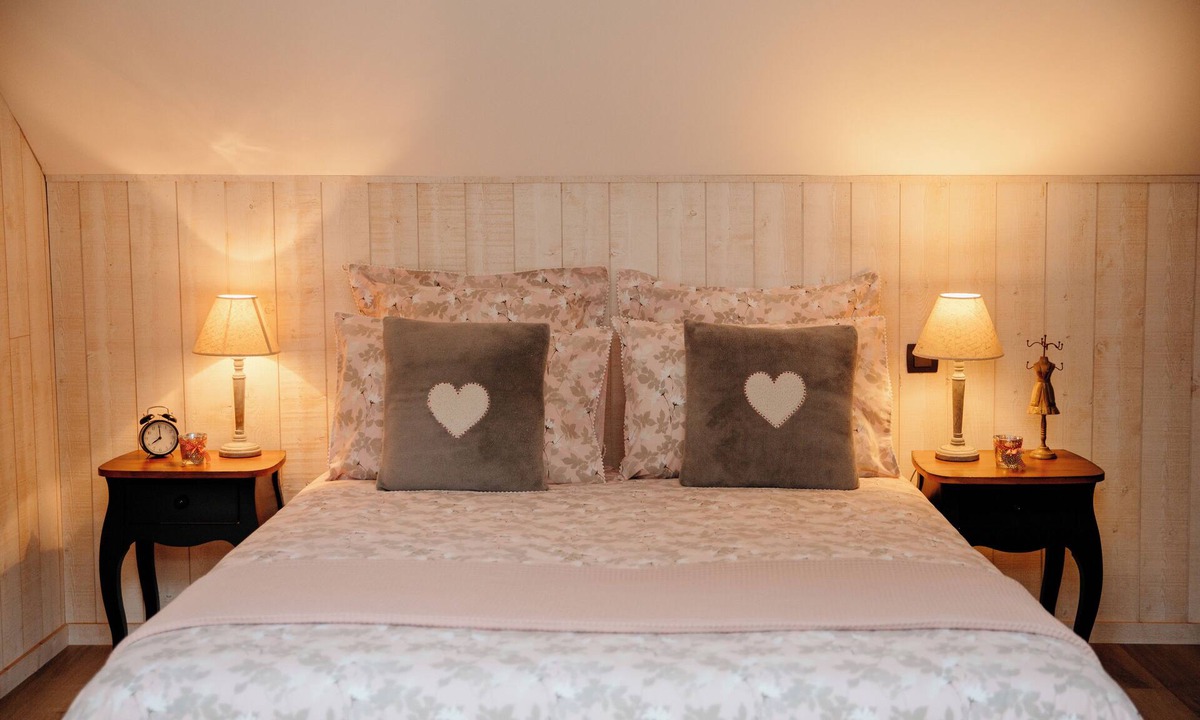 Goven House | Le Clos de la Roche is located 19 kms south of Rennes, Chambre Bretillienne