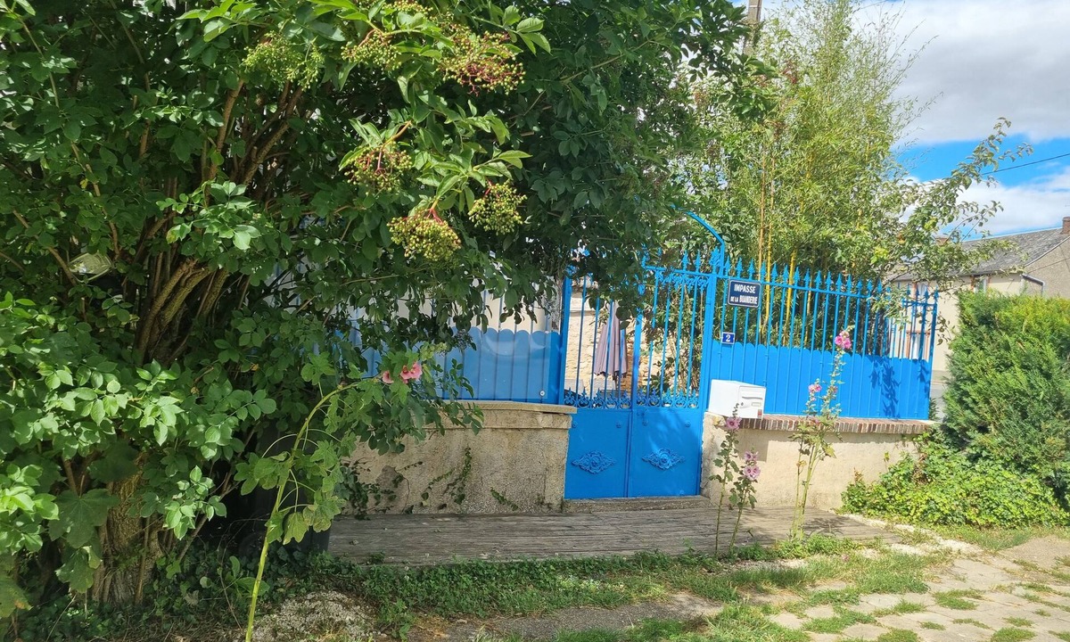 Andonville House | Le clos de la rose trémières