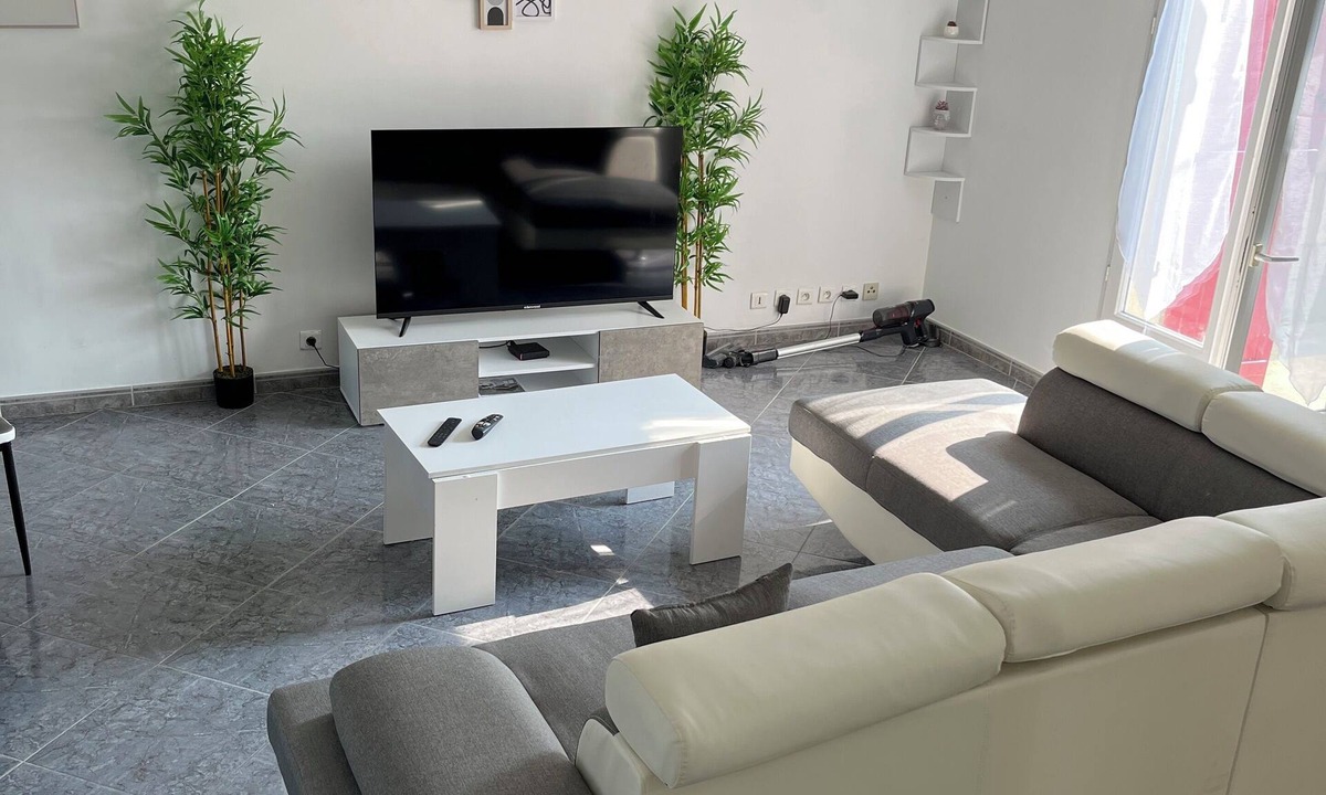 Precy-sur-Marne House | Le clos de Précy- House 132 m² 10 pers Private garden Quiet 20 min Disneyland