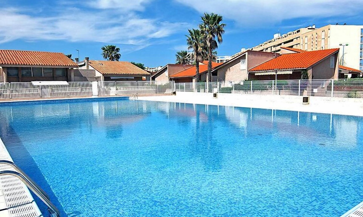 Saint-Cyprien Plage Apartment | Le Clos de St Cyprien by Interhome
