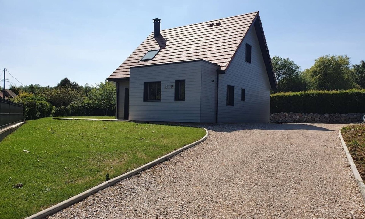 Carly House | Le Clos des Cajaviris 1