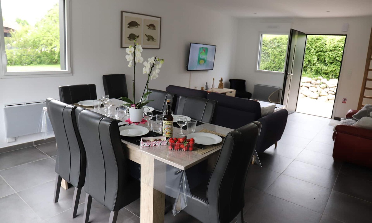Carly House | Le Clos des Cajaviris 2