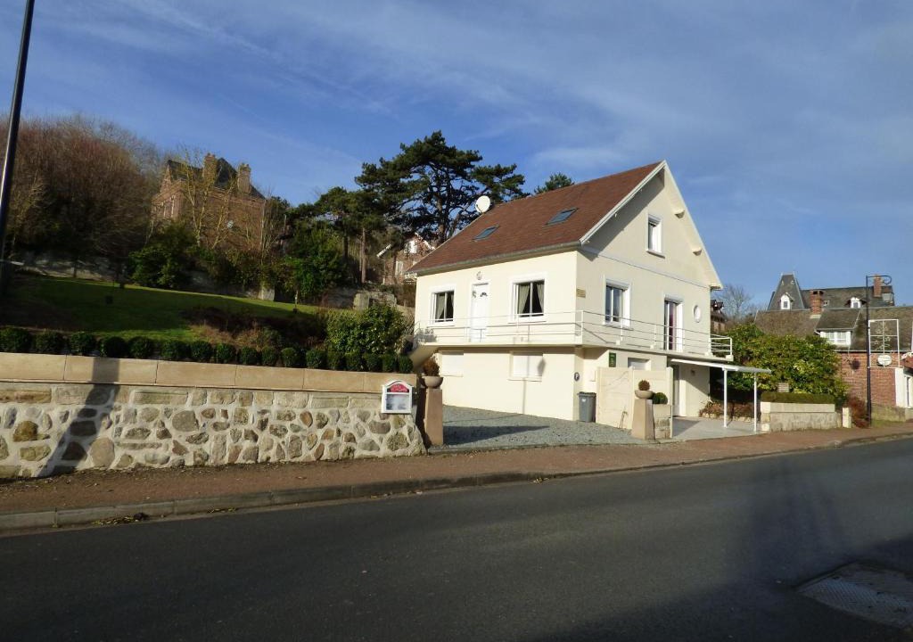 Veulettes-sur-Mer House | Le Clos des Camélias, 4 chambres- 8 personnes- 300m de la plage