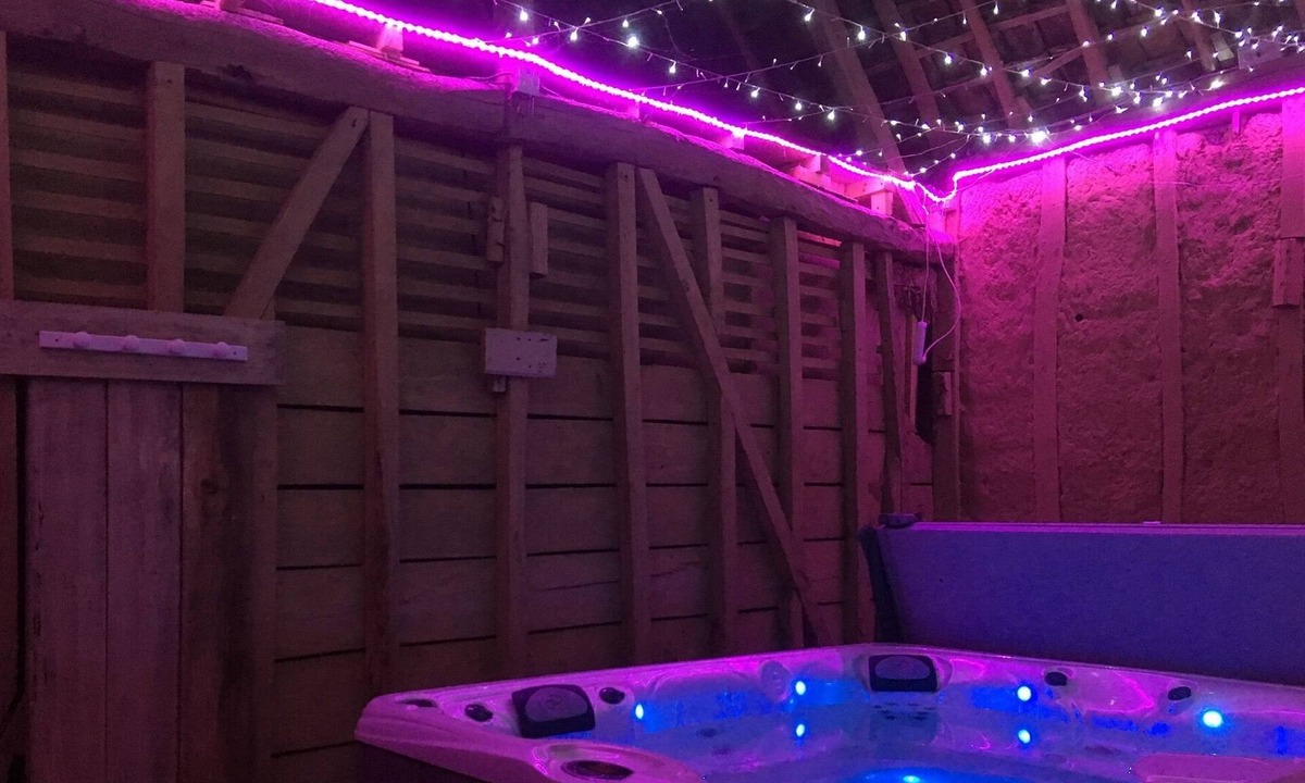 Montcavrel House | Le Clos Dessyag