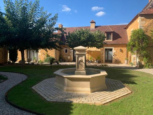 Sainte-Alvere-Saint-Laurent-les-Batons House | Le Clos 1855