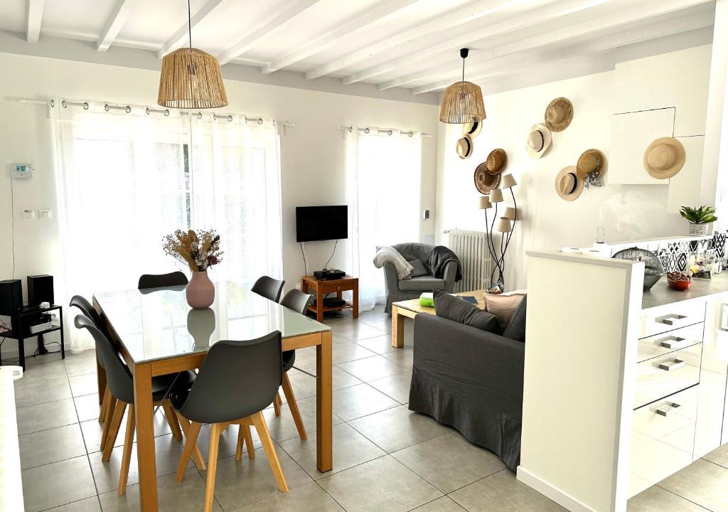Montlouis-sur-Loire House | Le clos jasmin - quartier historique de Montlouis