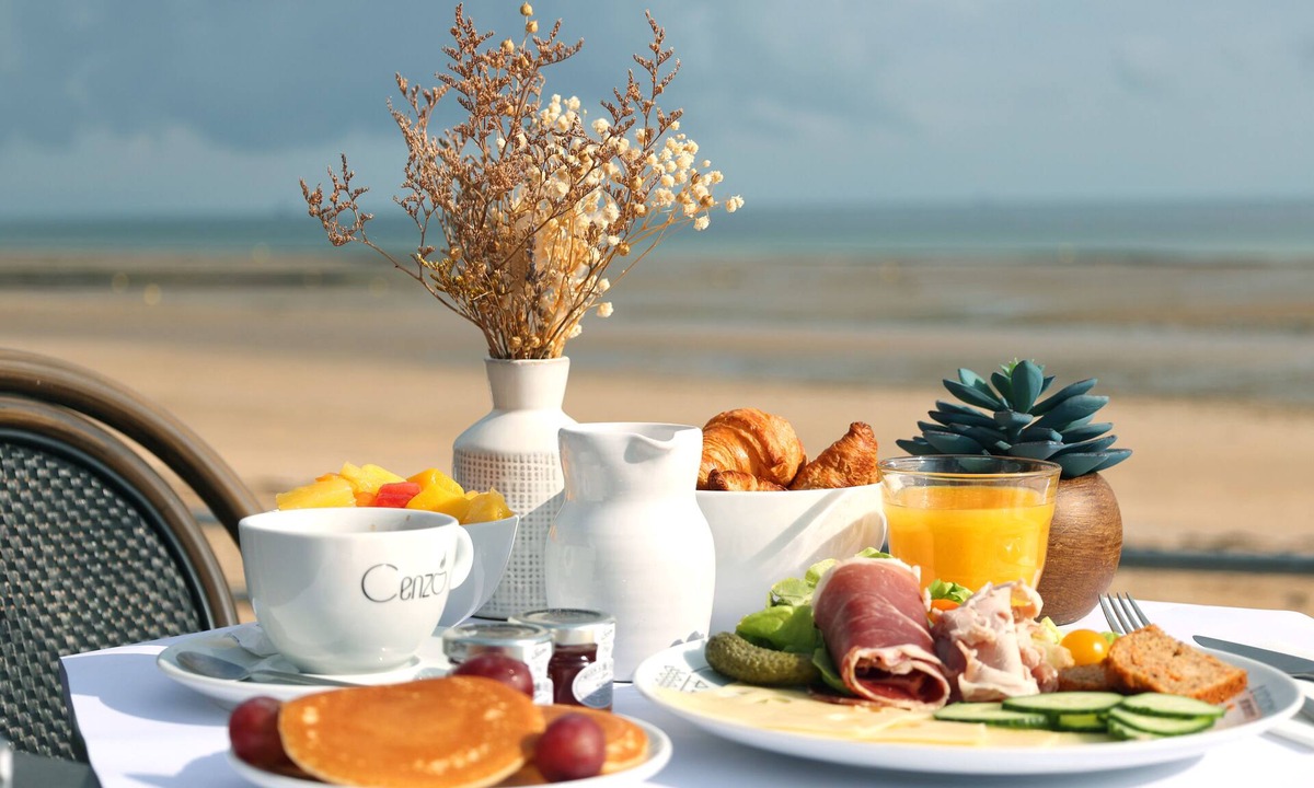 Saint-Regnobert-de-la-Cote-de-Nacre Hotel | Le Clos Normand