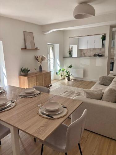 Fontenay-le-Comte Apartment | Le Cocon - Appartement avec salle de Cinéma