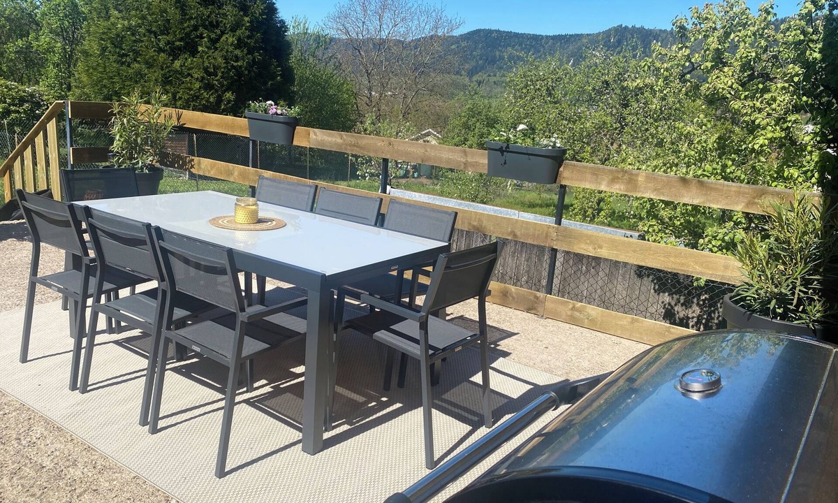 Vieux-Moulin House | Le Cocon d'Ava - Large 8-person gîte, perfect for families, billiards & leisure activities