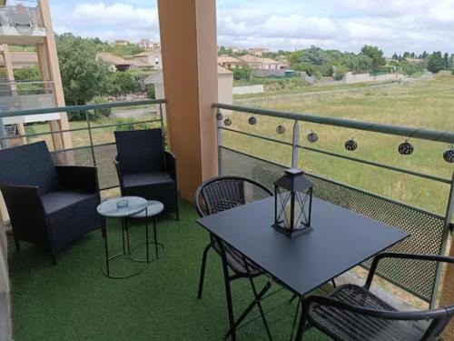 Carcassonne Apartment | Le cocon de Marie,piscine, balcon, parking gratuit, baignoire