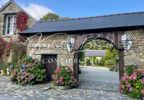 Saint-Gilles-Pligeaux House | Le Cocon du manoir de Kerollivier