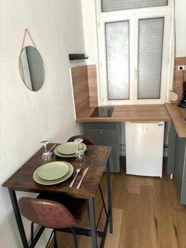 Valenciennes Apartment | Le cocon moderne - 1er étage - WIFI - Confort