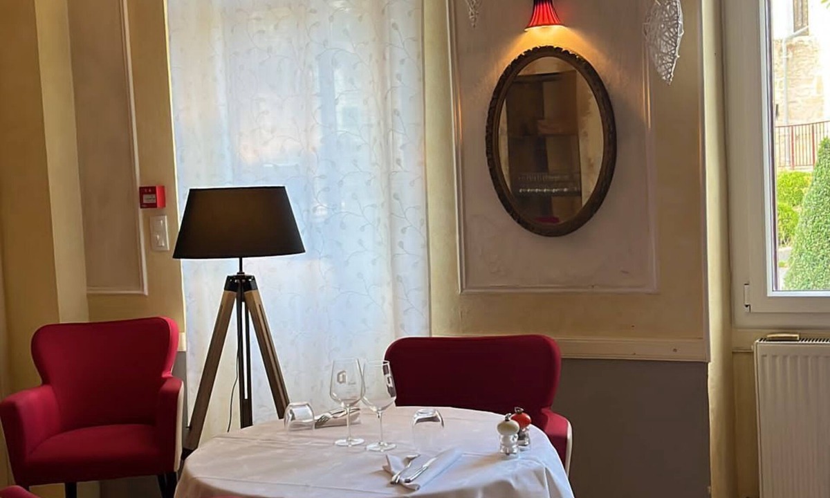 Meaulne-Vitray Hotel | Le coeur de meaulne