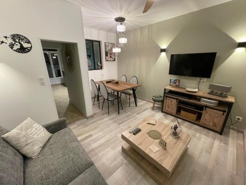 Vinneuf House | Le Colibri