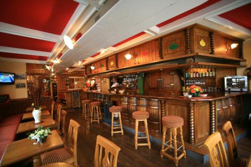 La Haye-du-Puits Hotel | Le Commerce