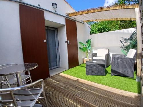 Champagne-les-Marais Apartment | le coquelicot