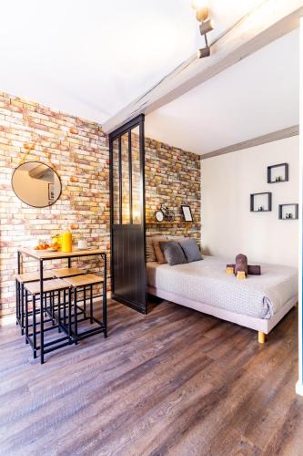 Castelnaudary Apartment | LE COSMO Du Grand Bassin Avec Terrasse