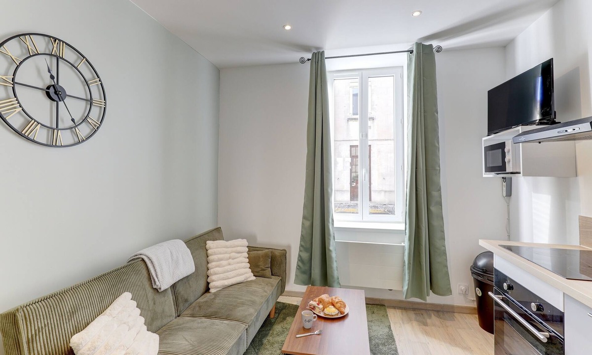 Montlucon Apartment | Le Cosy Vert - Proche du Cher