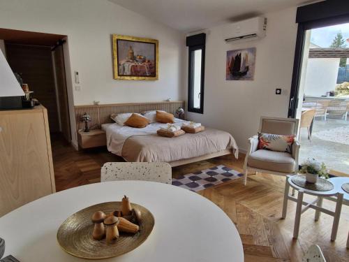 Saint-Etienne-les-Orgues House | Le cottage Bleu du Sud