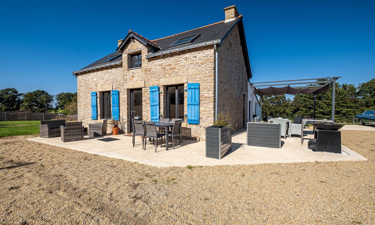 Saint-Jean-la-Poterie House | Le Cottage de Flore - Four Bedroom House, Sleeps 8