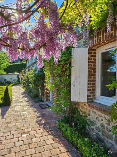 Vieux-Bourg House | Le Cottage aux Roses - 15 min Deauville 7P