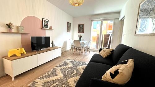 Madeleine-Champ de Mars Apartment | Le Cours des Arts